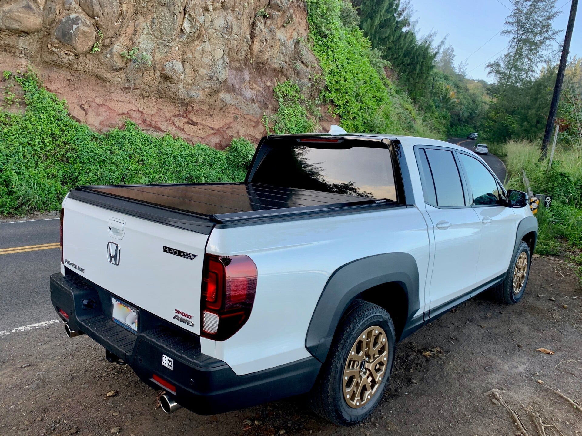 Easy and Effective Ways to Keep My Luggage Dry in Truck Beds