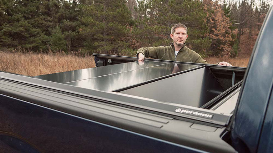 Landmark™ Retractable Truck Bed Cover