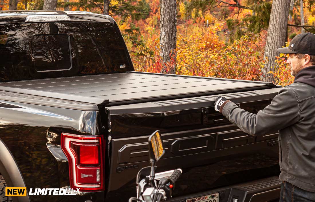 Landmark™ Retractable Truck Bed Cover