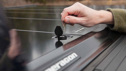 Landmark™ Retractable Truck Bed Cover