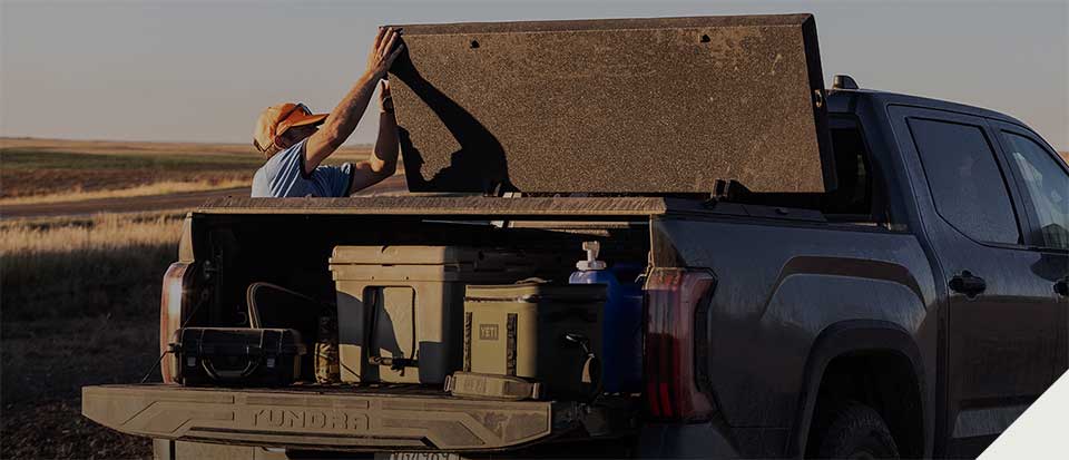 Tectonic™ Tri-Fold Truck Bed Cover