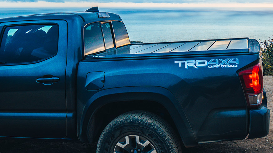 Retractable Toyota Tacoma Tonneau Cover