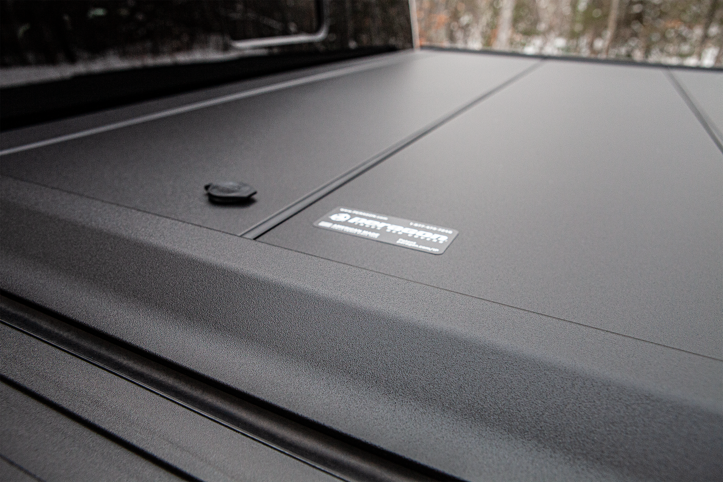 Peragon truck bed cover with XRP™ matte black finish